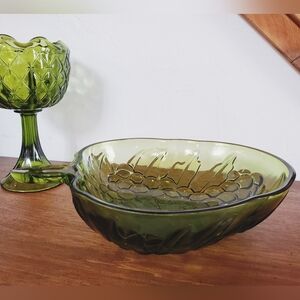 Vintage Indiana Glass Grape Shaped Serving Bowl